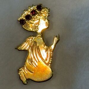 Angel Brooch w/Ruby’s in Halo